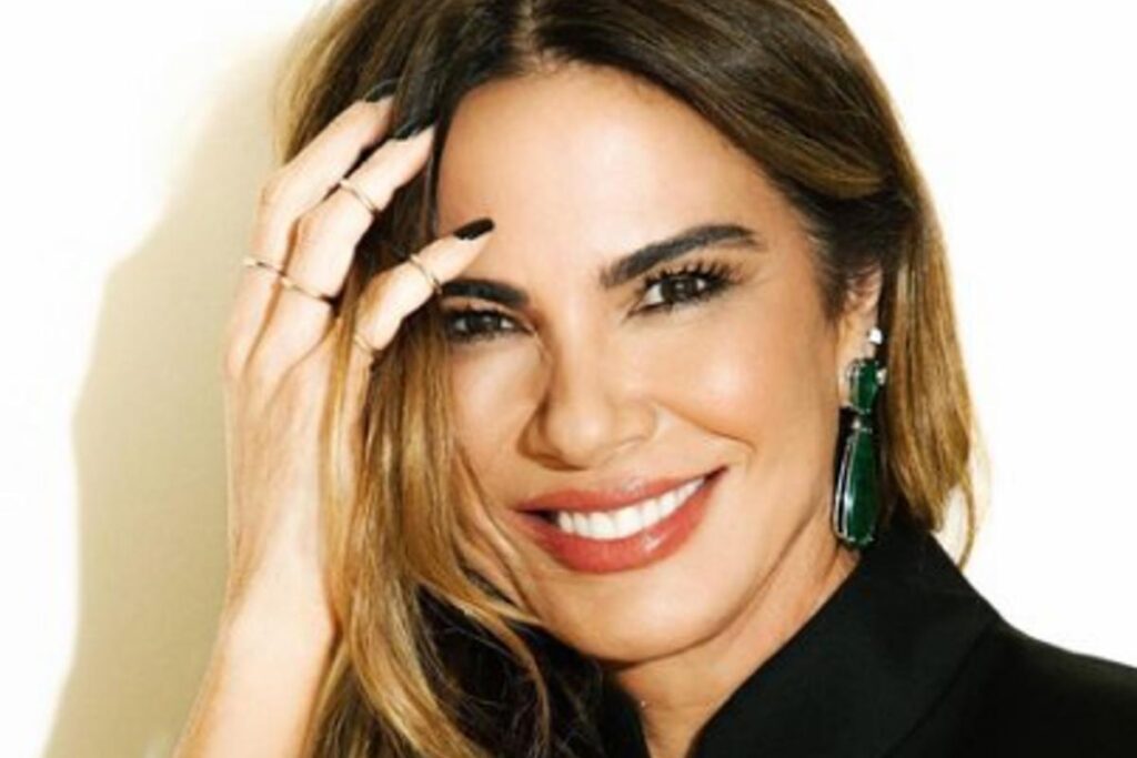 Ainda internada após acidente, Luciana Gimenez agradece fãs: “Estava com muita dor e muito medicada”