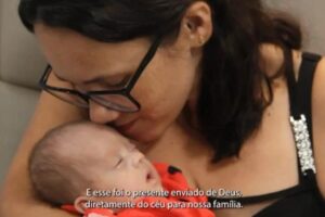 Eloah e a mãe, Ana Cláudia