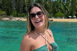 Grávida, Viih Tube mostra barriga em passeio de barco: “Mamãe mais linda”