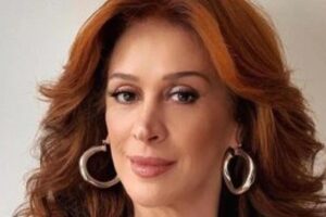 Claudia Raia apareceu malhando com 34 semanas de gestação