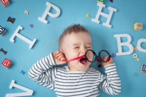 Se atente aos sinais da miopia infantil e procure um especialista