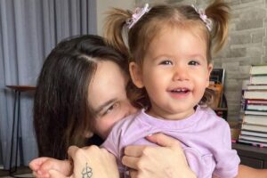 Virginia ao lado de Maria Alice