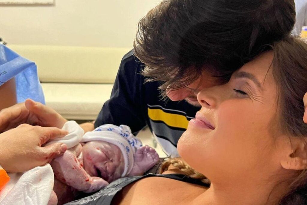 Bia Feres anunciou a segunda gravidez um ano após o nascimento de Isaac