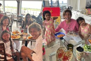 Elas costumam ir à restaurantes