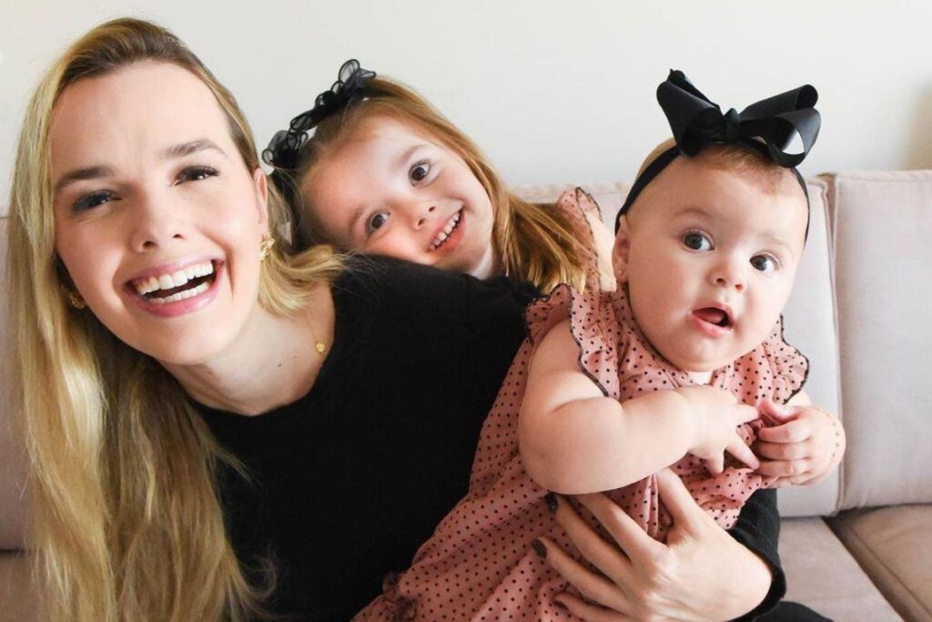 Thaeme elogiou a filha Liz por se comportar bem no dentista