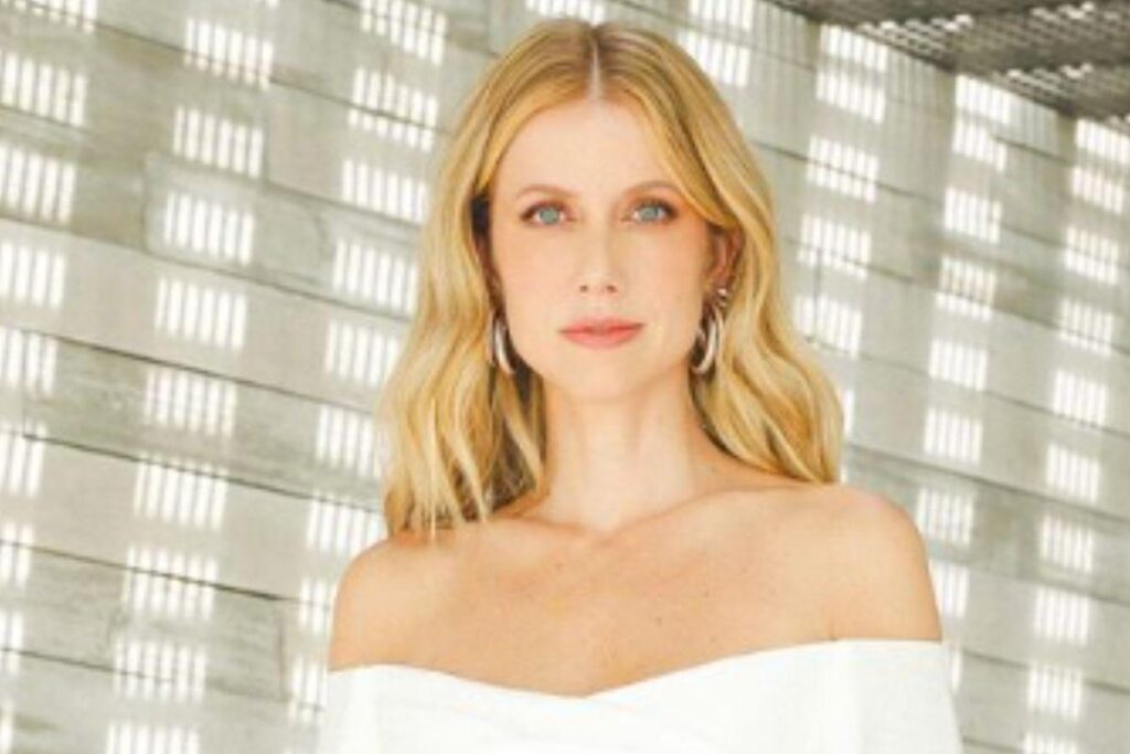 Ava apareceu no colo de Gabriela Prioli