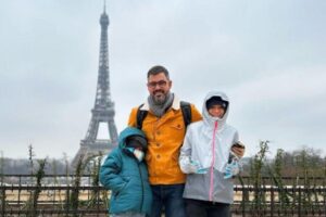 Juliano Cazarré mostra detalhes de viagem com os filhos para Europa