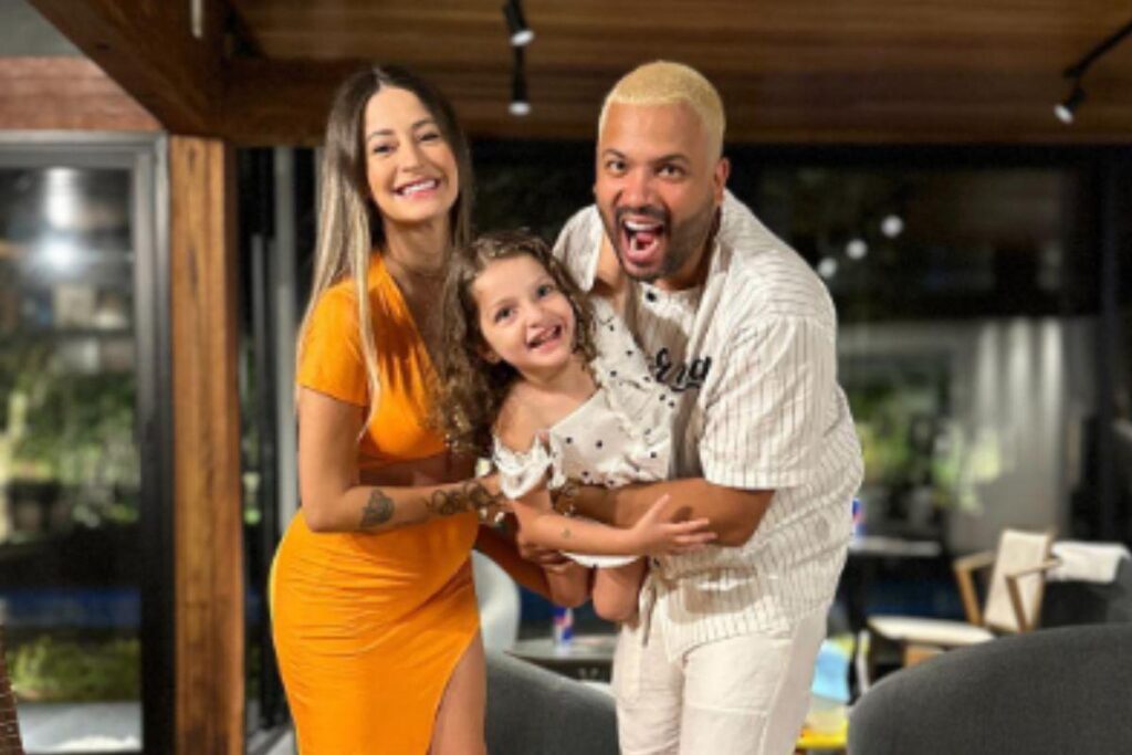 Tamy Contro faz ensaio de gestante