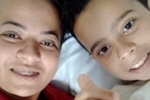 Menino com leucemia acha doador compatível no dia do aniversário da mãe e realizará transplante