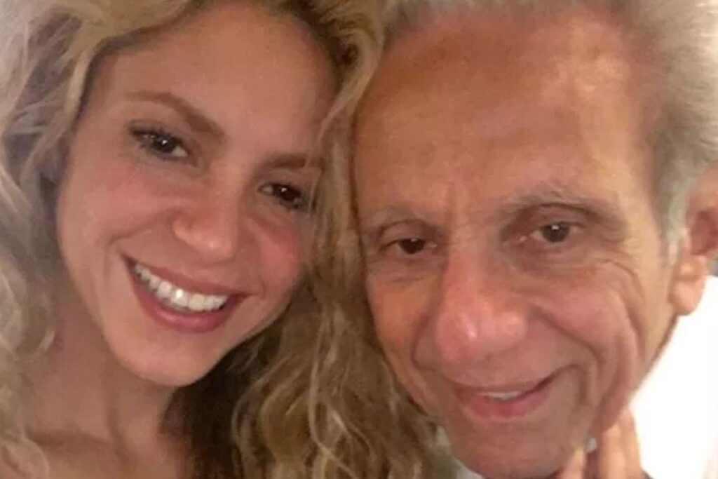 Shakira quer ficar ao lado dos pais no momento difícil
