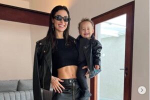 Bianca Andrade leva o filho para se vacinar e compartilha momentos fofos ao lado do bebê