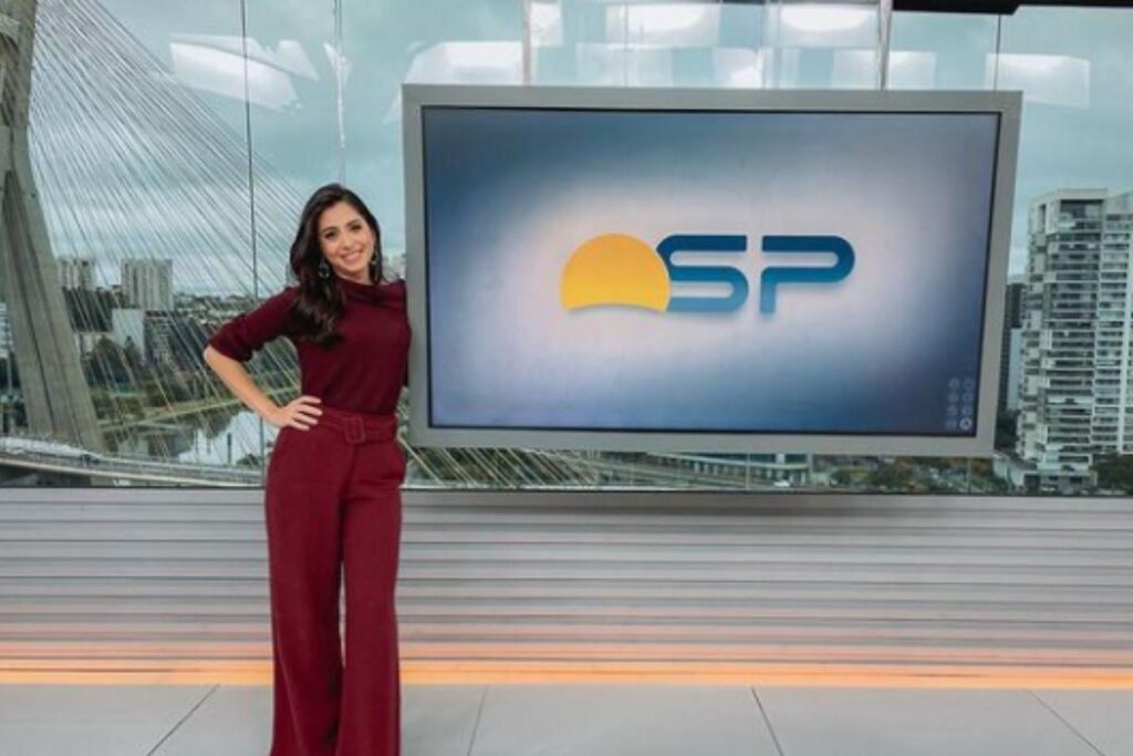 Jornalista da Globo anuncia gravidez do segundo filho no estúdio