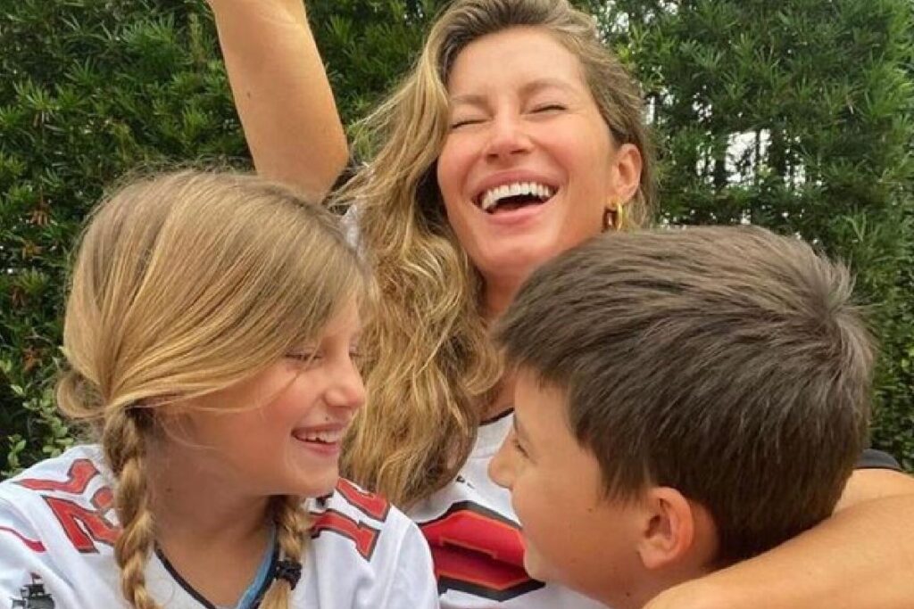 Gisele Bundchen ao lado de Vivian
