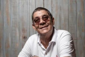 Zeca Pagodinho usa fanstasia diferenciada