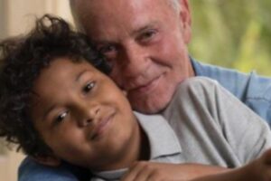 Luiz Fernando comemora aniversário do filho e publica fotos raras