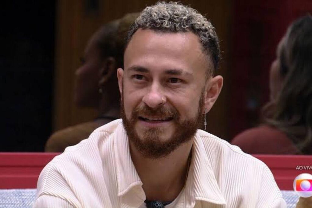 Fred aparece ao lado do filho pela primeira vez após deixar o BBB23