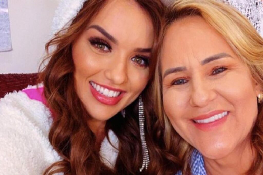 Mãe de Rafa Kalimann é pedida em casamento em seu aniversário de 60 anos