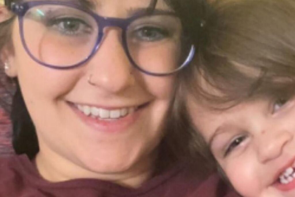 A garota trem 3 anos