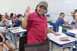 Raphael tem hiperfoco na série mexicana, e a professora aproveitou isso para o ajudar