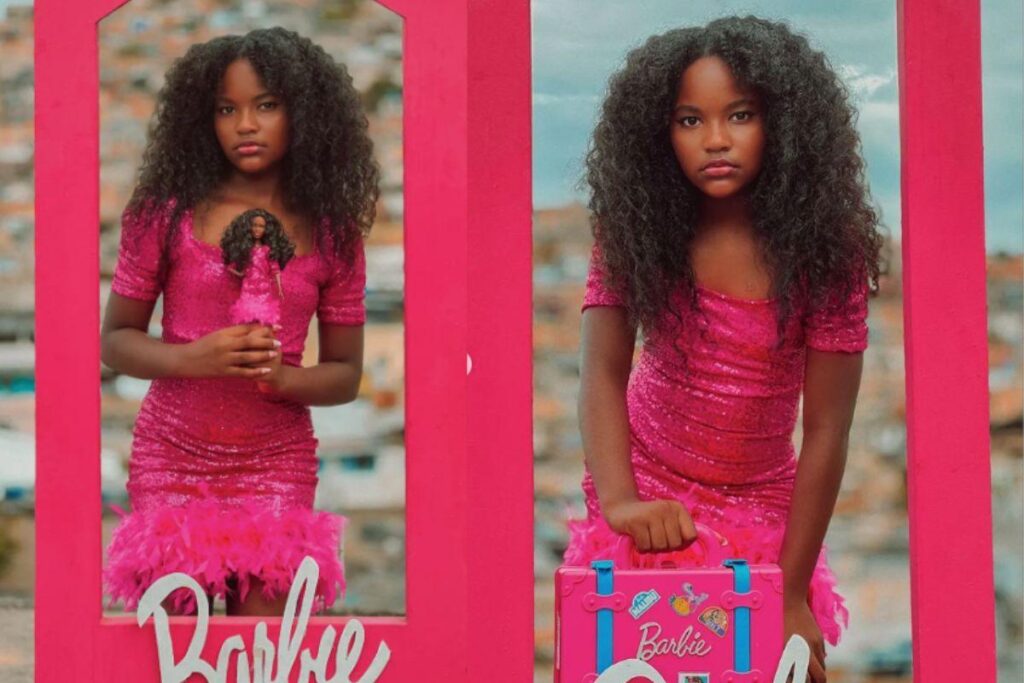 Menina se fanrasia de Barbie para sessão de fotos