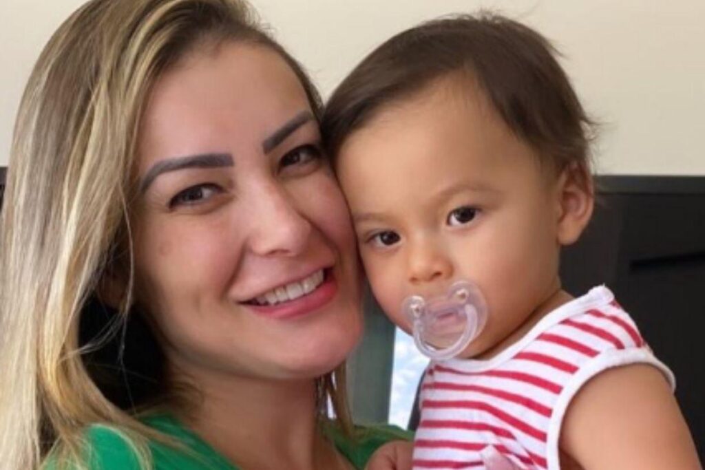 Andressa Urach fala sobre relação com ex-marido