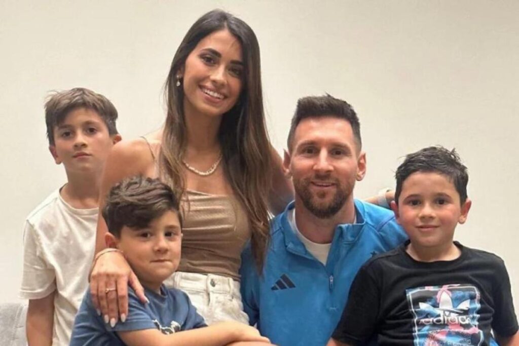 Mercado da família da mulher de Messi é atacado com 14 tiros e criminosos ameaçam jogador