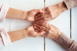 A convivência dos avós com os netos traz benefícios para ambos os lados