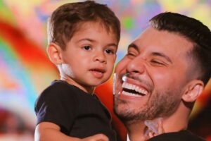 Murilo Huff mostra filho em momento especial
