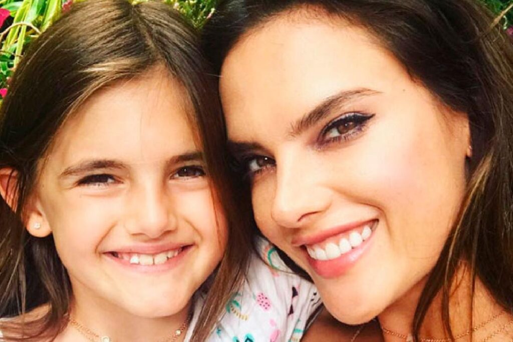 Alessandra Ambrosio e a filha mais velha, Anja Louise