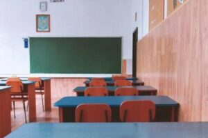 Escola norte-americana instala sistema de segurança à prova de balas para proteger alunos de atiradores