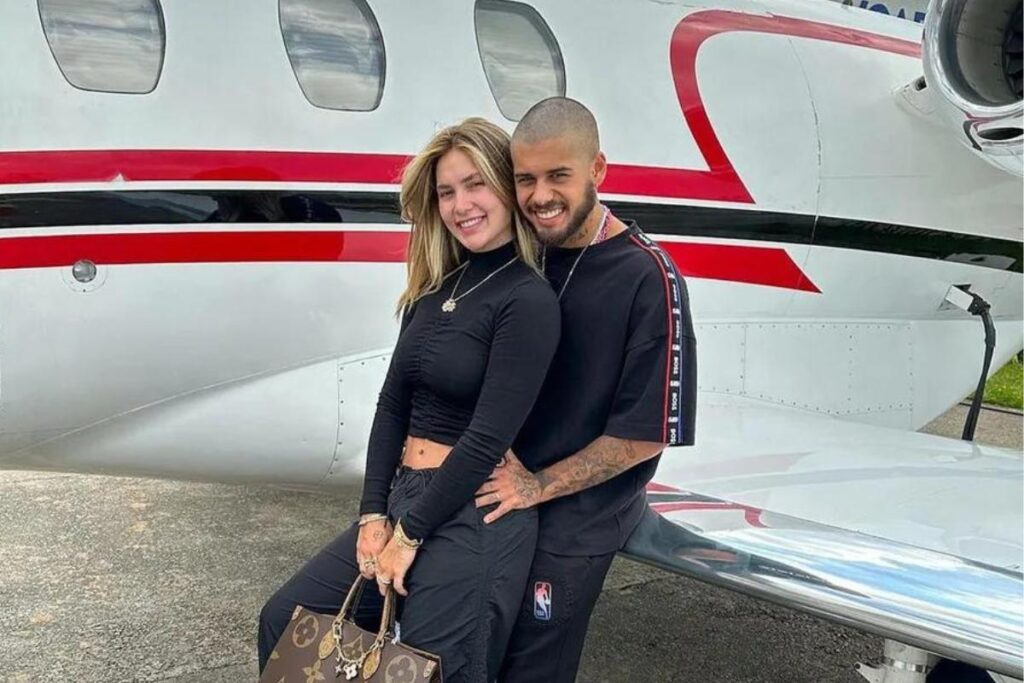 Mochila com coleira usada em Maria Alice foi vista em alguns Stories de Virginia