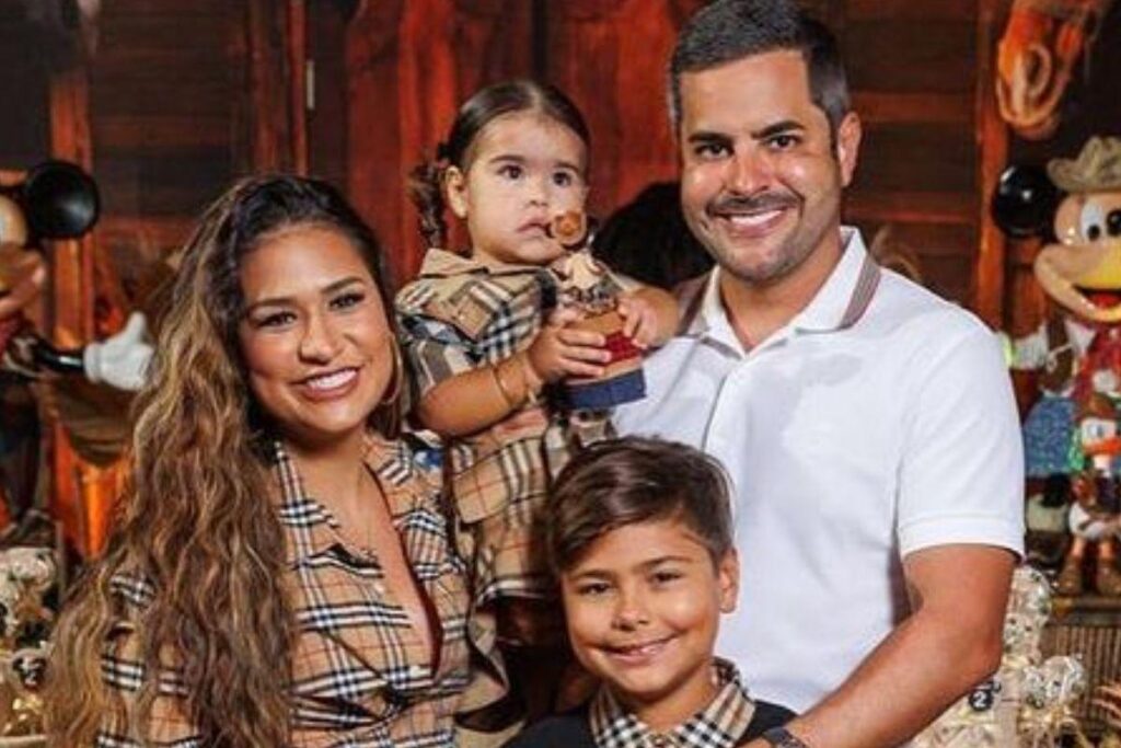 Juntos, Simone e Kaka tem dois filhos: Zaya, de 2 anos, e Henry, de 9