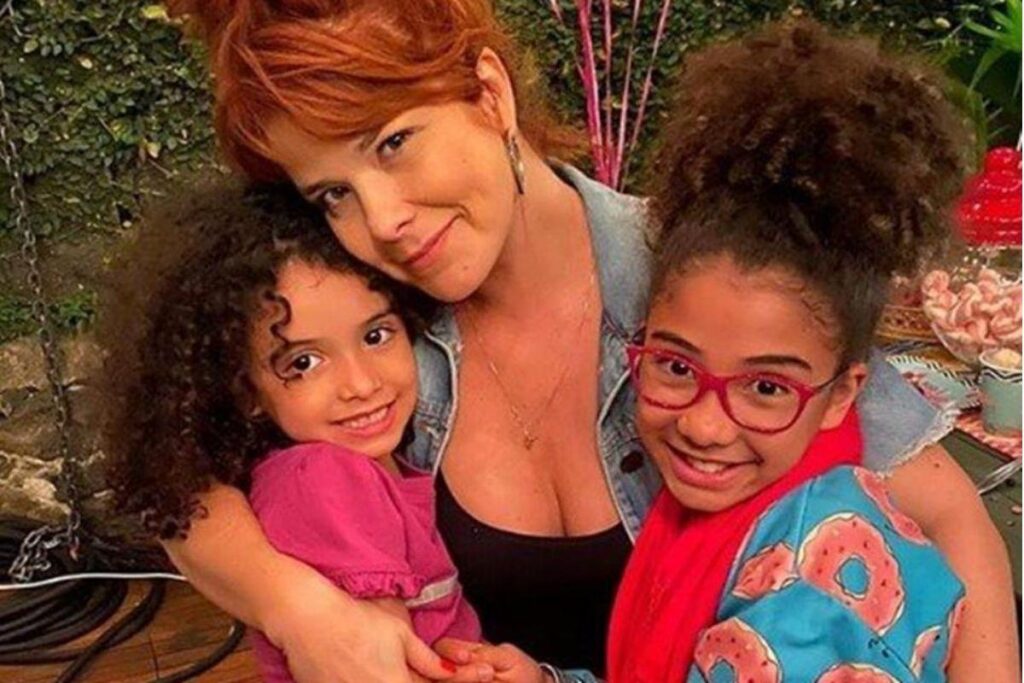 Samara Felippo vai ao Lollapalooza com a filha