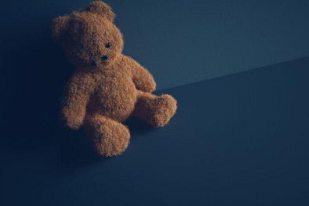 O ECA diz que prevê punição “na forma da lei qualquer atentado por ação ou omissão aos seus direitos fundamentais”