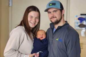 O bebê nasceu no mesmo dia que os pais