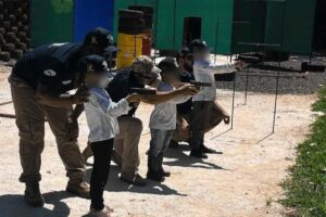 Clube de Goias promove curso de tiro para crianças