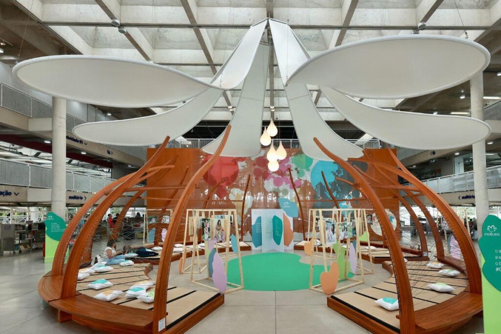 Os participantes do evento puderam conferir alguns produtos da linha Natura Mamãe Bebê