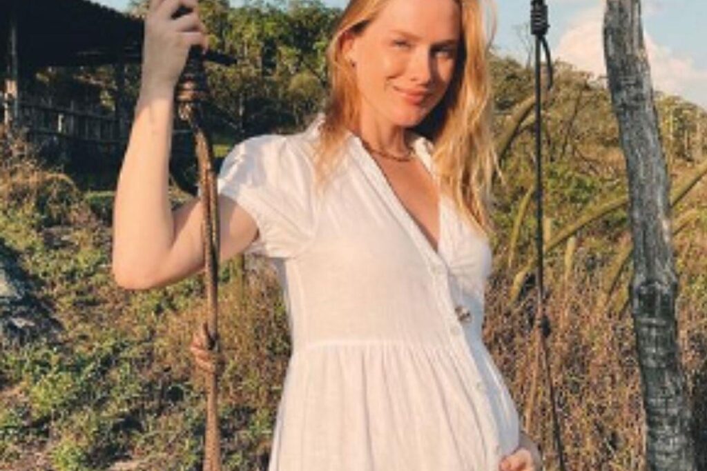 Fiorella aparece pela primeira vez com o filho