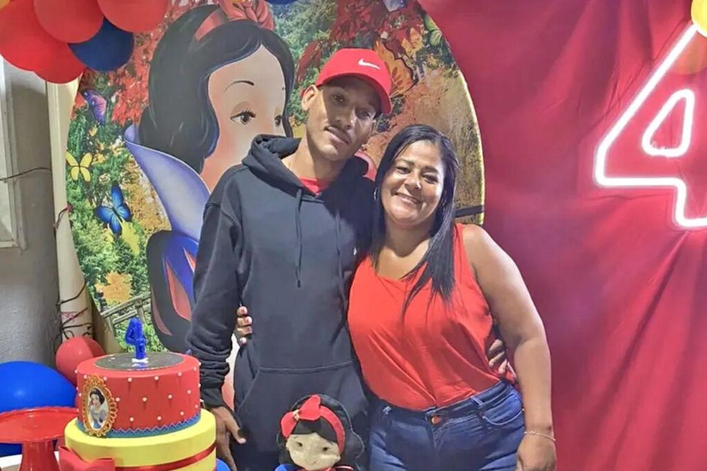 Ele conseguiu reencontrar a família biológica após anos de buscas