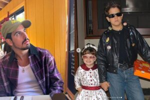 Enzo Celulari celebra aniversário com a irmã