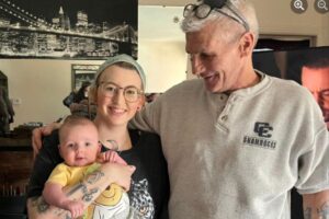 Mulher publicou as fotos encontradas no grupro do Facebook local