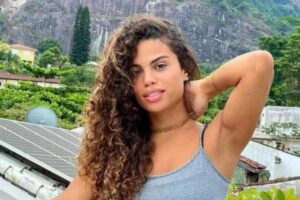 Barriga de grávida da atriz Clara Buarque, Bia de ‘Travessia’, surpreende fãs: “Realizando sonho”