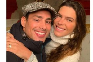 Cauã e Mariana ao lado da filha e Grazi Massafera