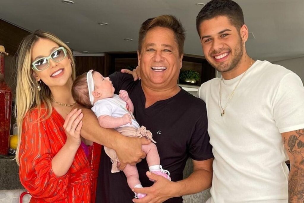 Virginia e Zé Felipe prestam homenagens para Dona Carmem