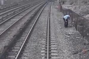 Menino é resgatado por maquinista em trilhos de trem