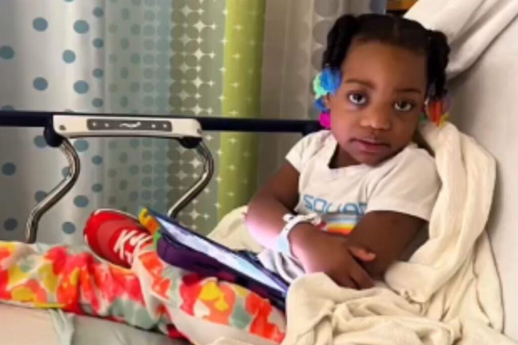 Menina com síndrome de Down é agredida em creche e pai se revolta