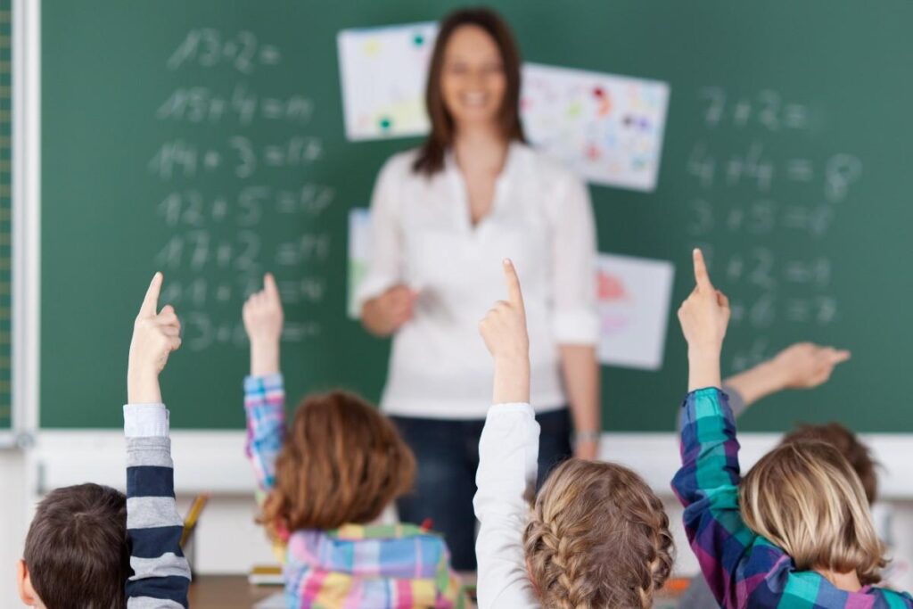 Na escola as crianças vivem diversos estímulos do desenvolvimento