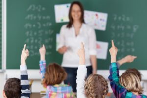 Na escola as crianças vivem diversos estímulos do desenvolvimento