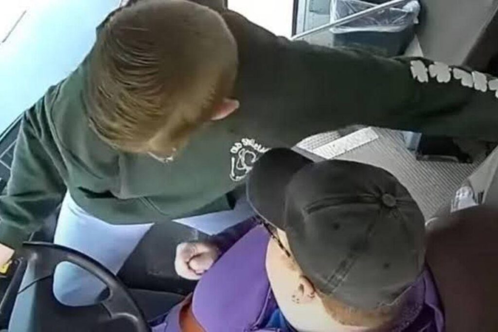 O ônibus tinha 66 pessoa