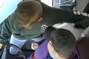 O ônibus tinha 66 pessoa